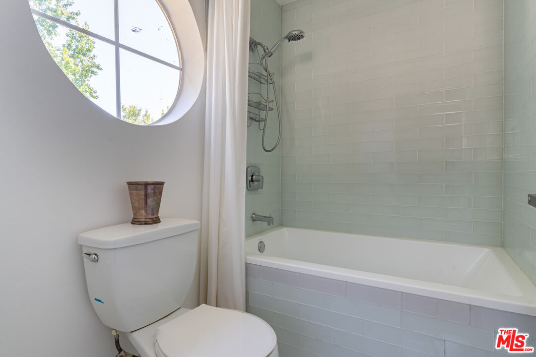 4437 Avocado St Unit: 101