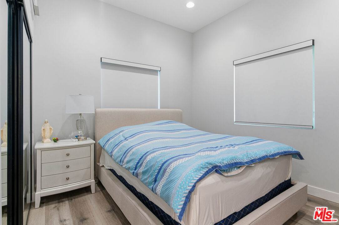 611 N Buena Vista St