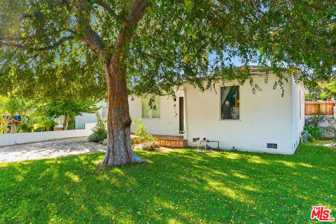 611 N Buena Vista St