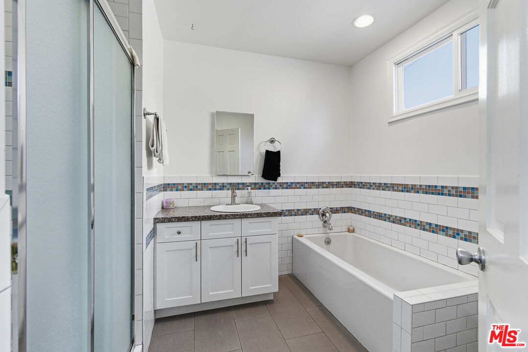 611 N Buena Vista St