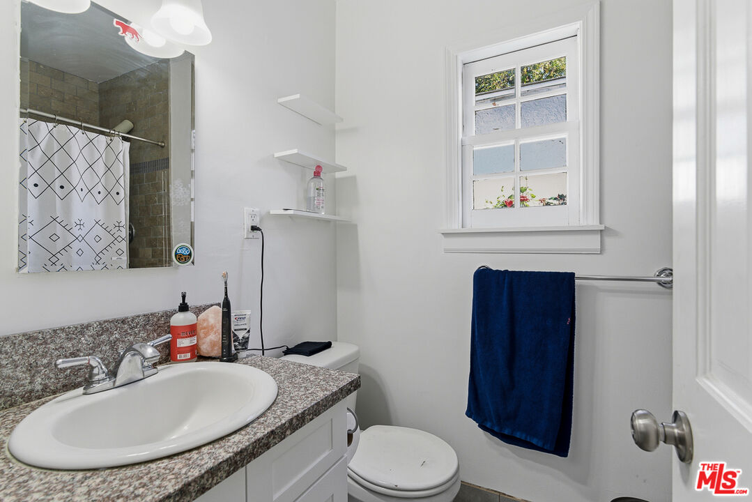 611 N Buena Vista St