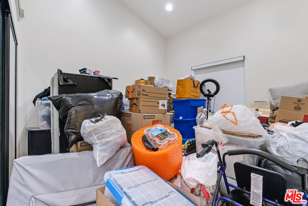 611 N Buena Vista St