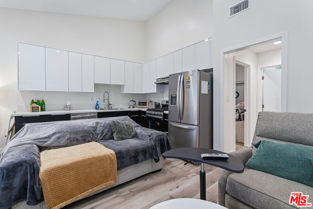 611 N Buena Vista St