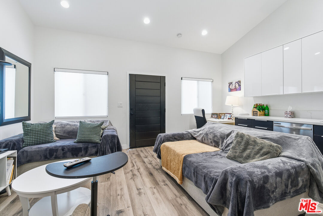 611 N Buena Vista St