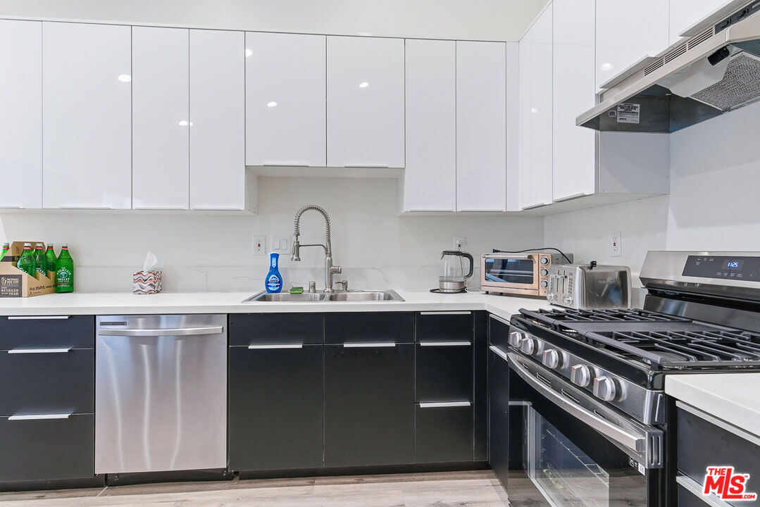 611 N Buena Vista St