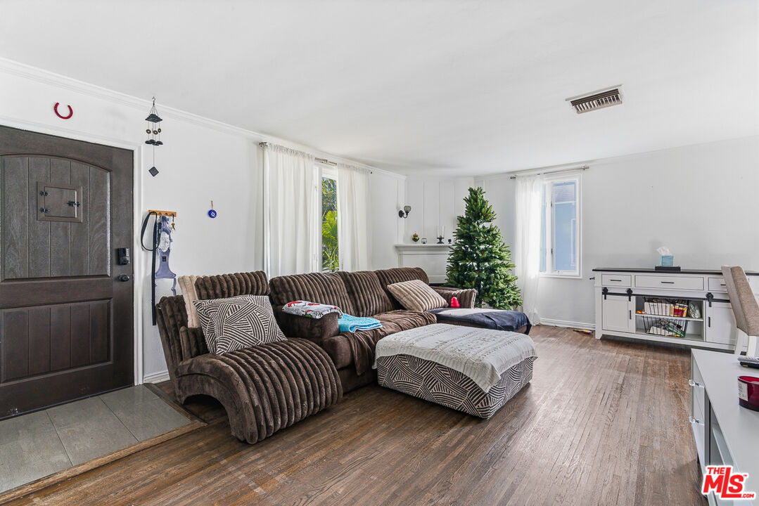 611 N Buena Vista St