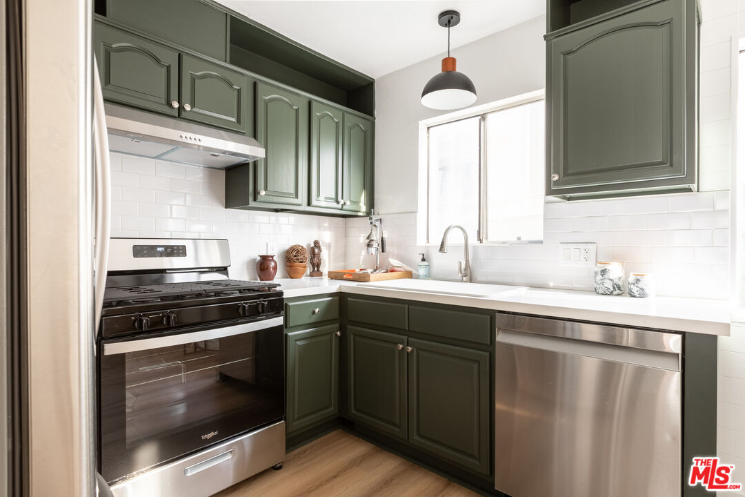 3832 W Avenue 43 Unit: 11