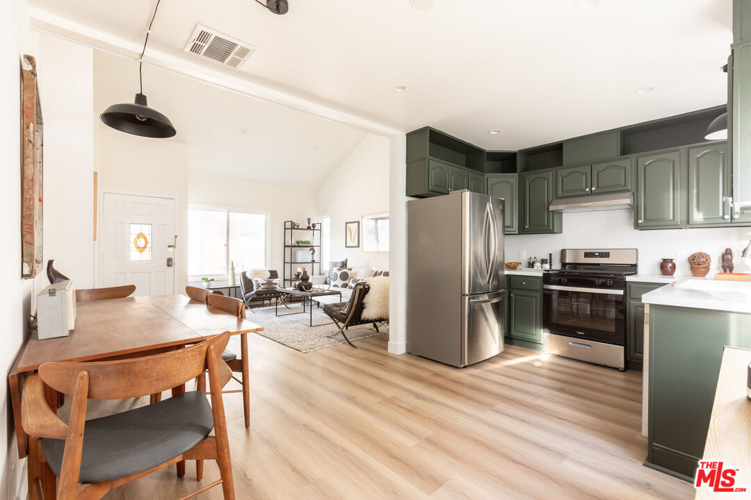 3832 W Avenue 43 Unit: 11