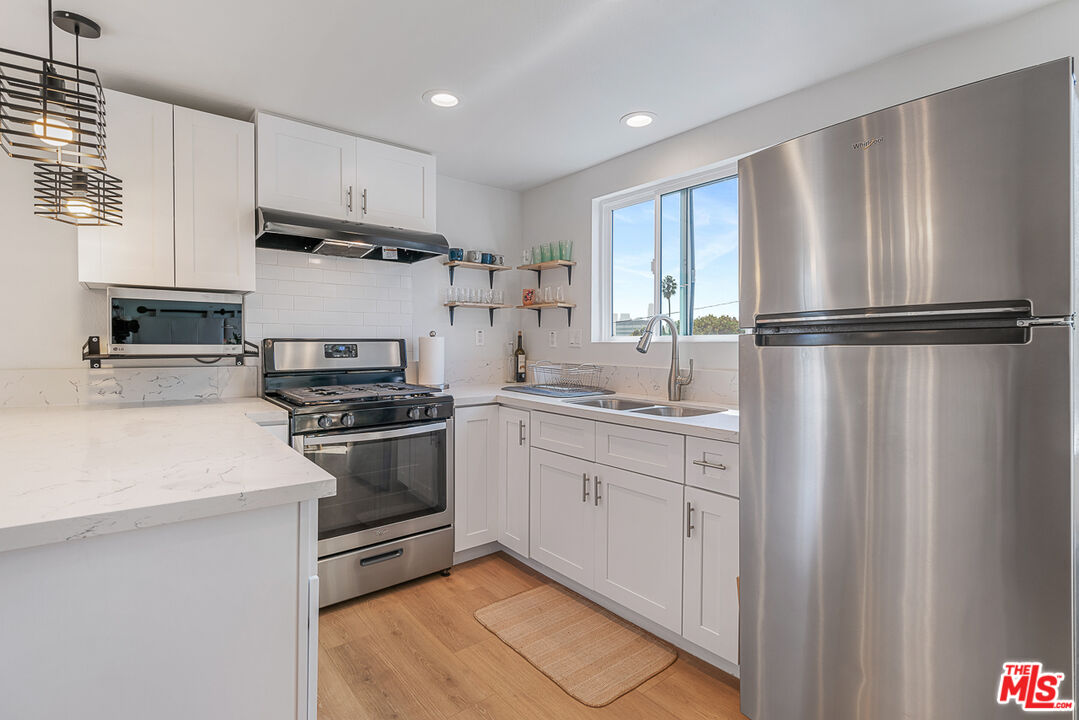 2217 Scott Ave Unit: 1/4