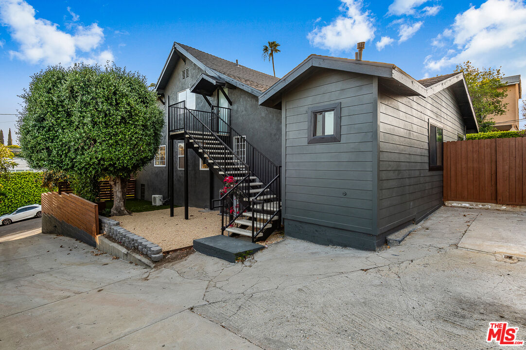 2217 Scott Ave Unit: 1/4