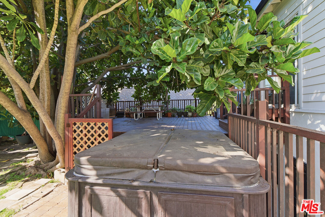 1301 Angelus Ave Unit: ADU