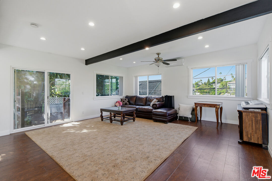 1301 Angelus Ave Unit: ADU