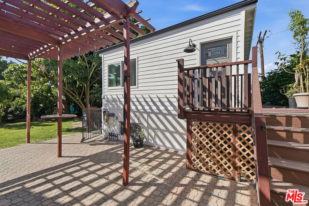 1301 Angelus Ave Unit: ADU