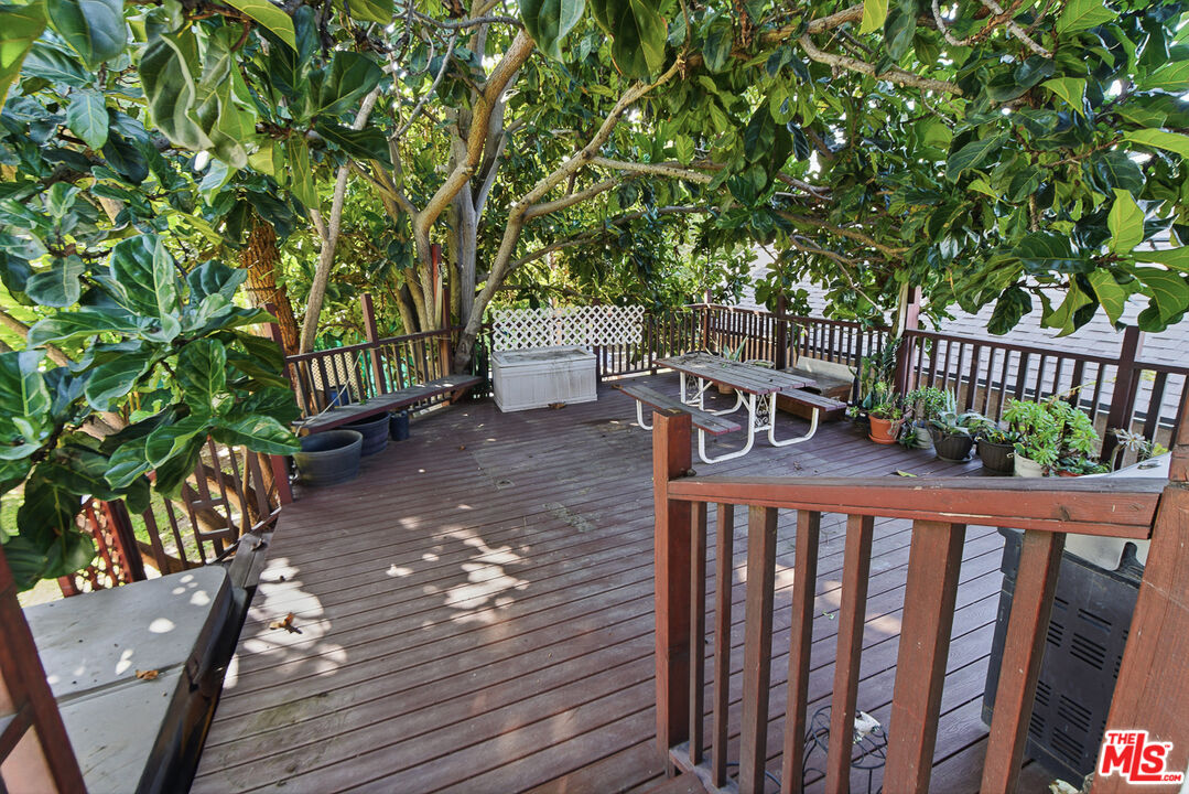 1301 Angelus Ave Unit: ADU