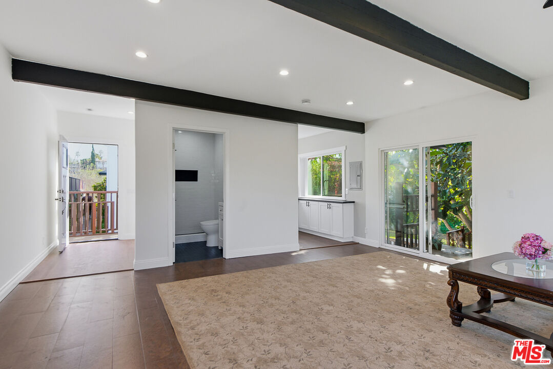 1301 Angelus Ave Unit: ADU