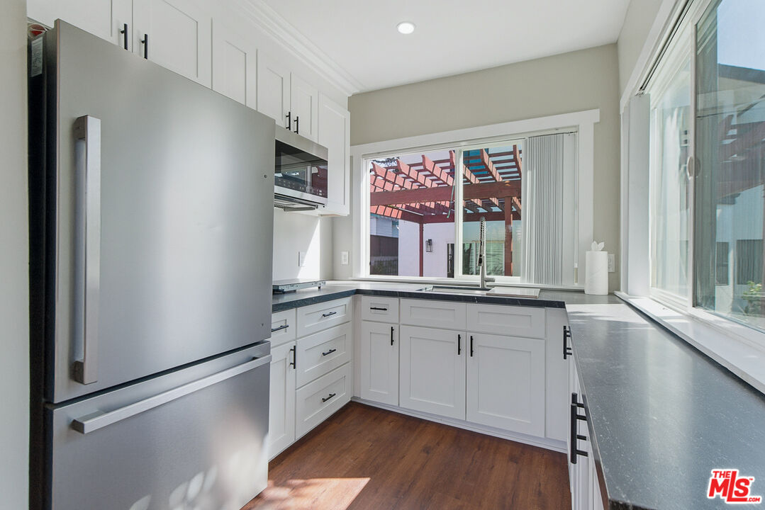 1301 Angelus Ave Unit: ADU