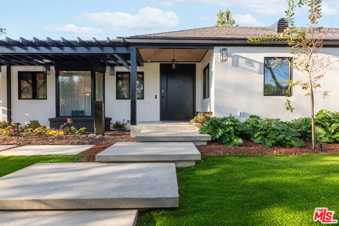 1095 Chula Vista Pl