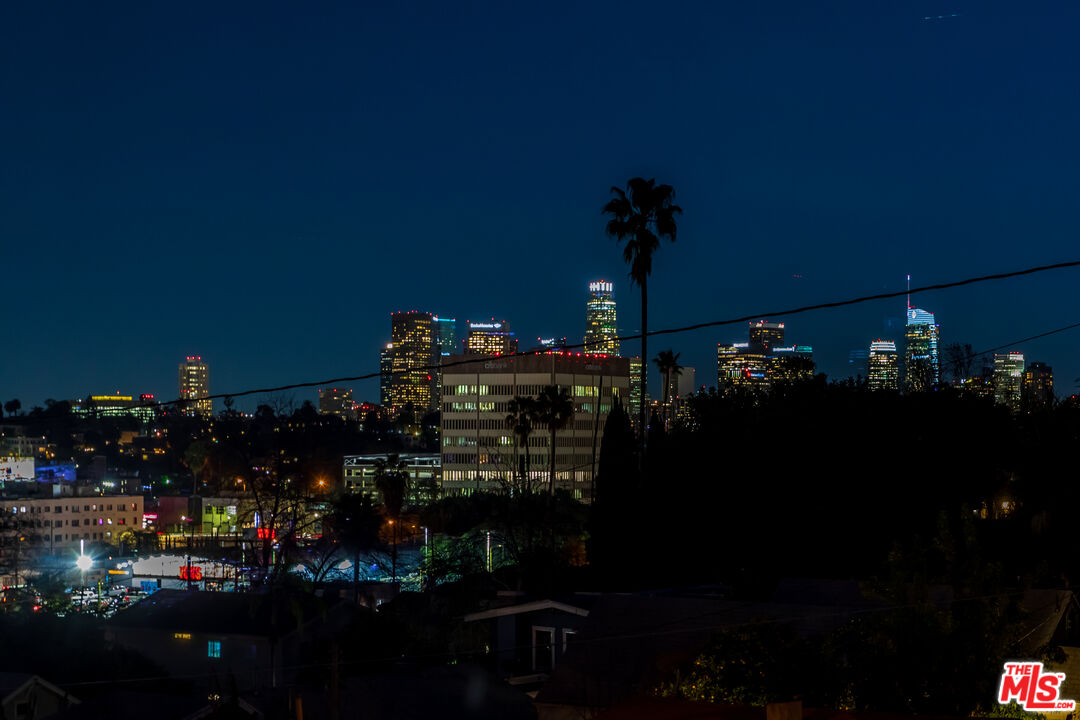 2217 Scott Ave Unit: 1/4