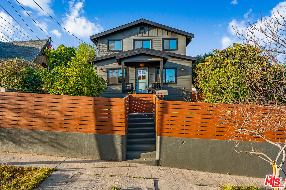 2217 Scott Ave Unit: 1/4