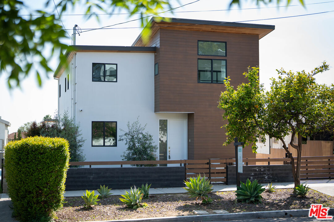 2512 Berkeley Ave