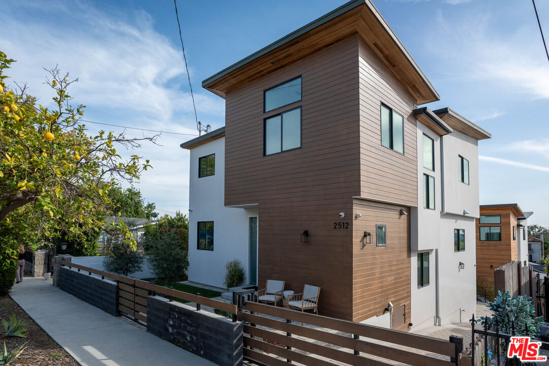 2512 Berkeley Ave