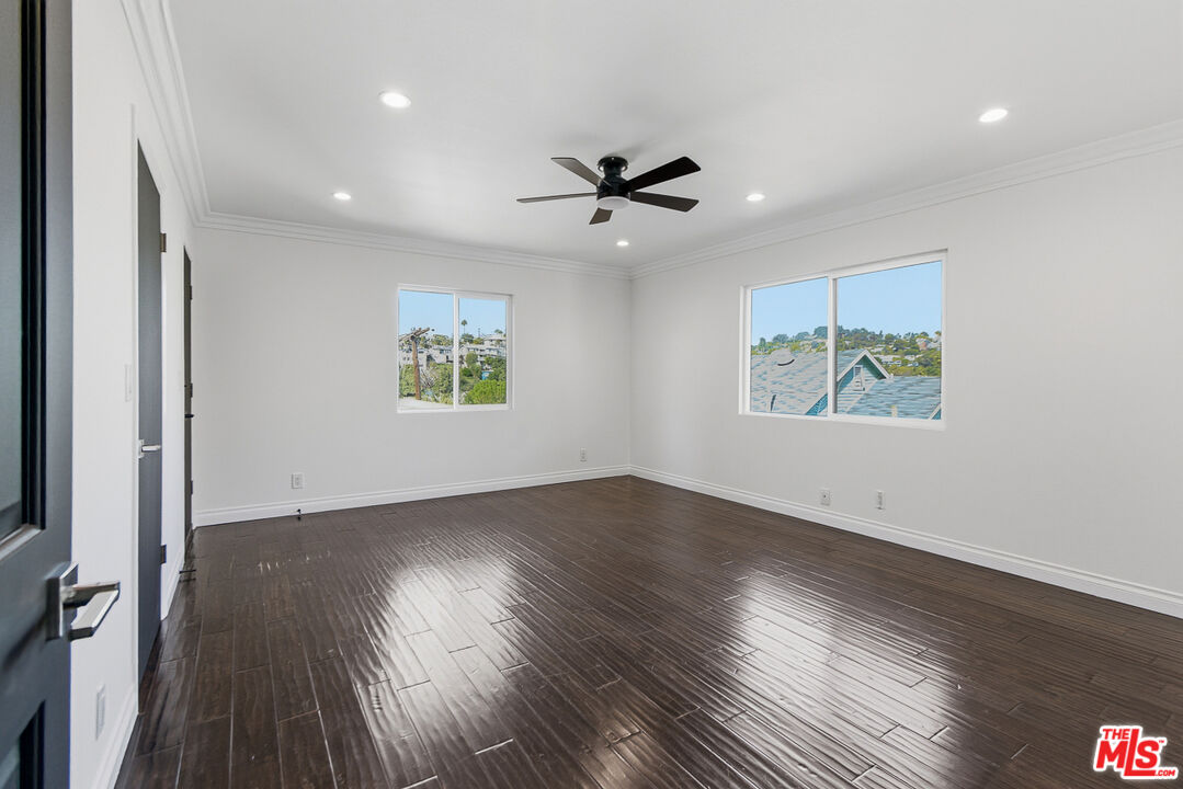 1301 Angelus Ave