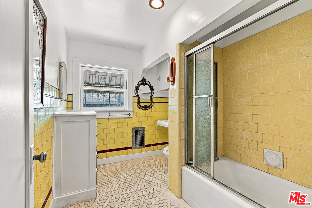 412 N Bernal Ave