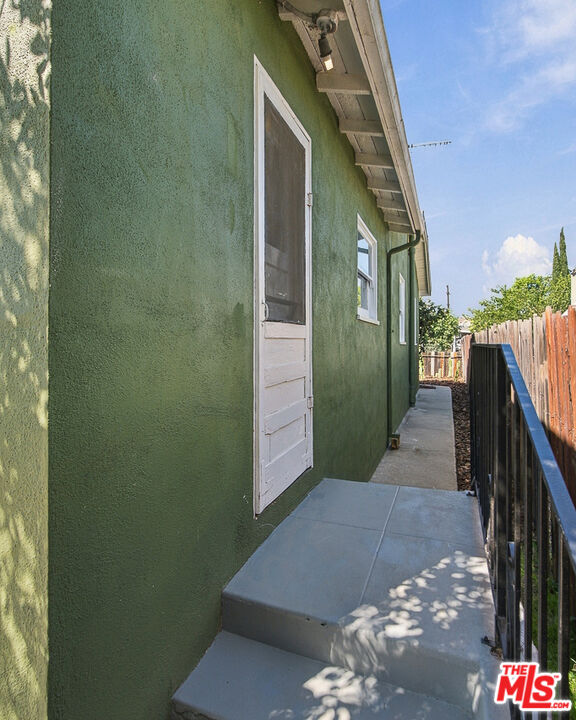 412 N Bernal Ave