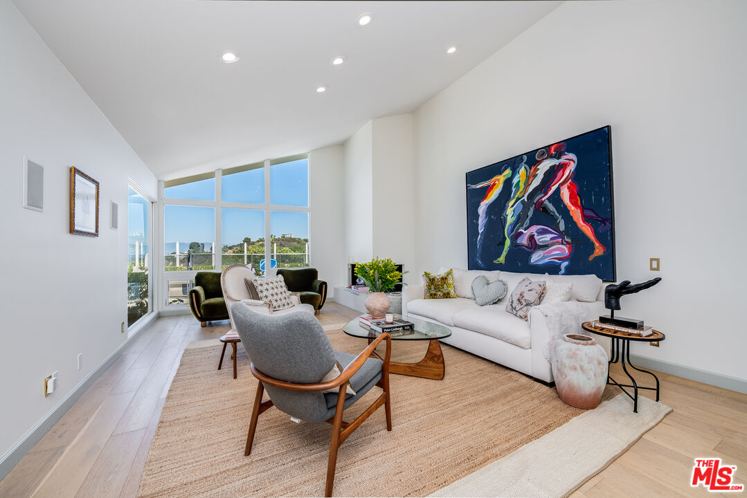 11671 Dona Alicia Pl