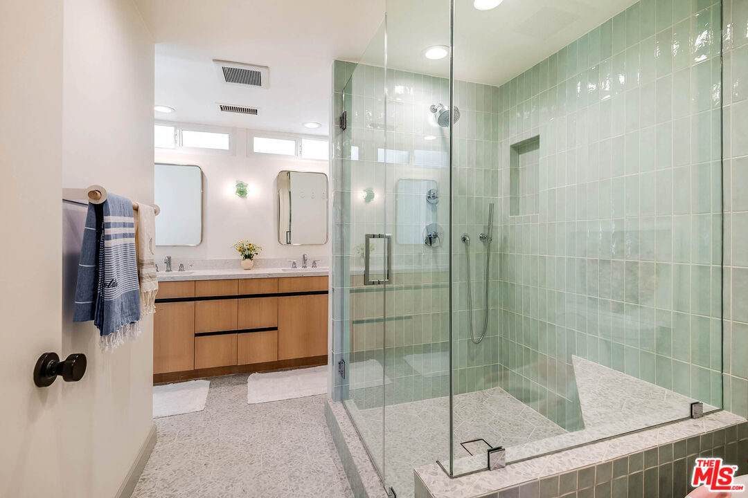 11671 Dona Alicia Pl