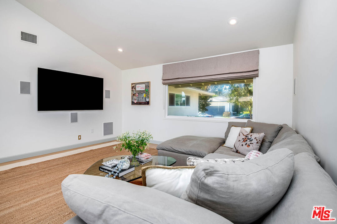 11671 Dona Alicia Pl