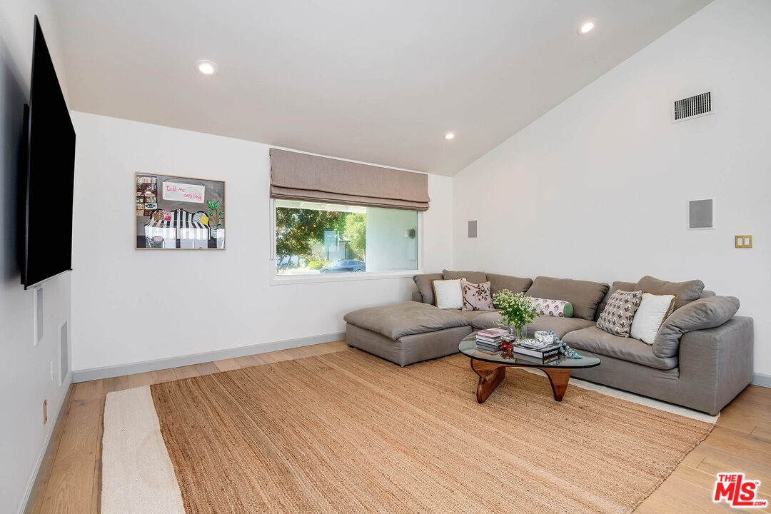 11671 Dona Alicia Pl