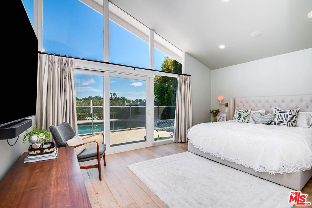 11671 Dona Alicia Pl