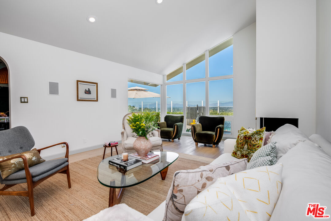 11671 Dona Alicia Pl