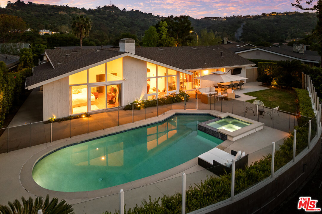 11671 Dona Alicia Pl