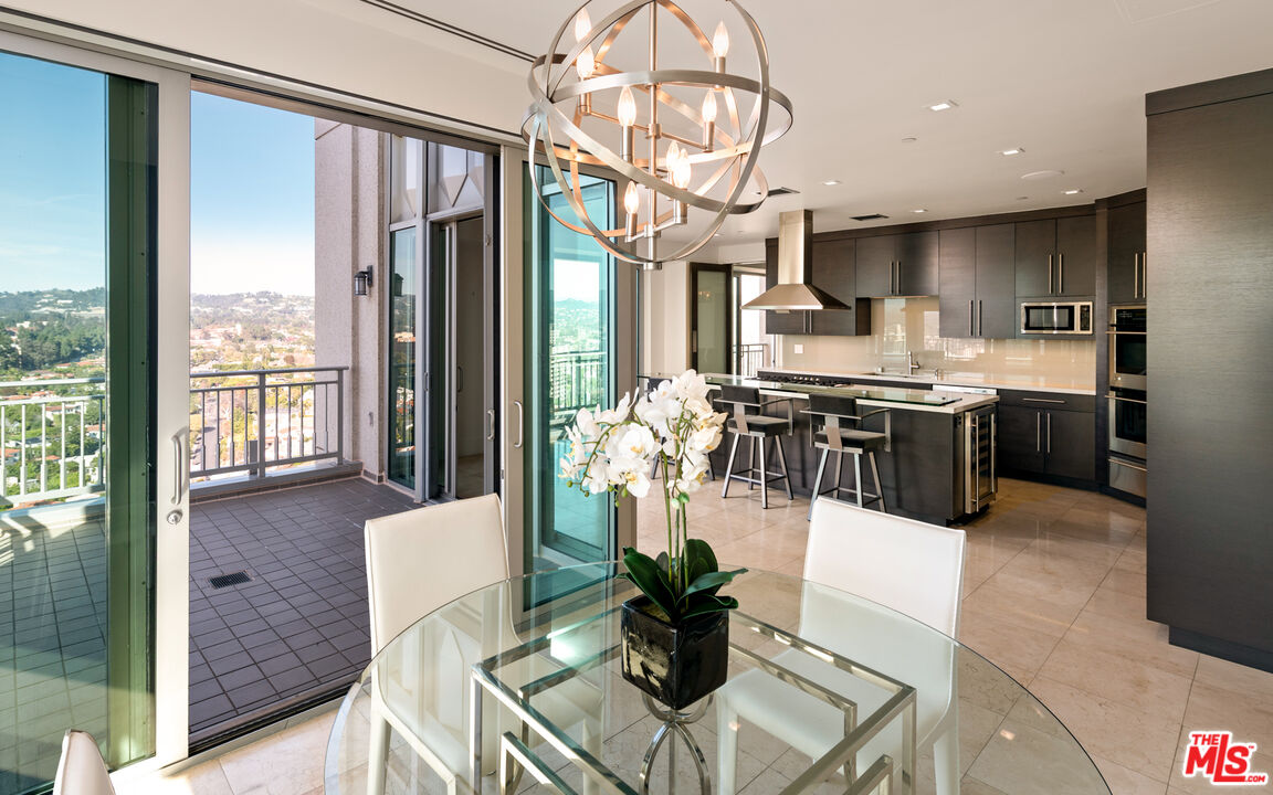 10727 Wilshire Blvd Unit: PH2