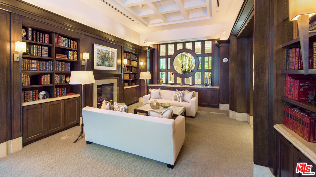 10727 Wilshire Blvd Unit: PH2