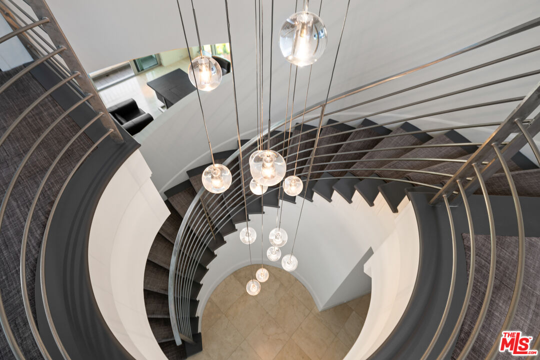 10727 Wilshire Blvd Unit: PH2