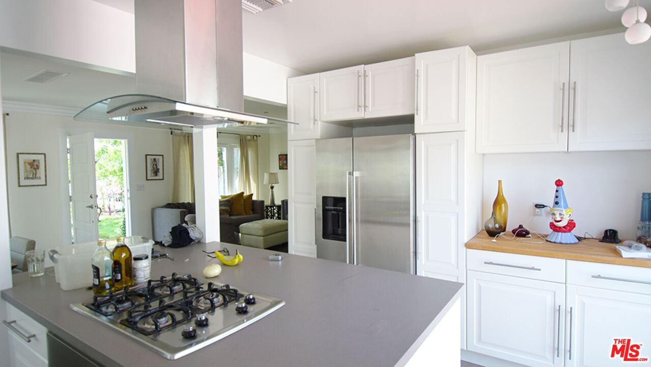 1722 Nichols Canyon Rd