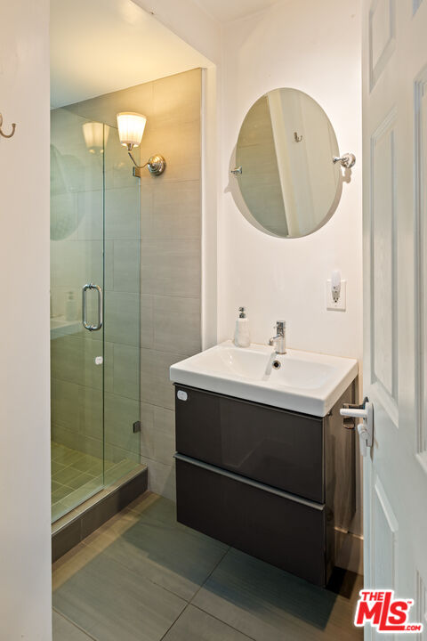 1722 Nichols Canyon Rd