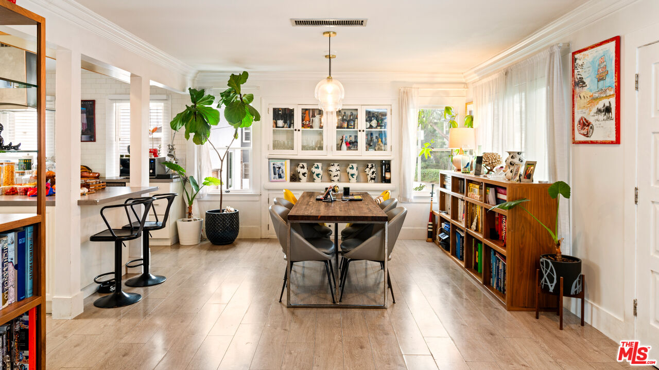 1722 Nichols Canyon Rd