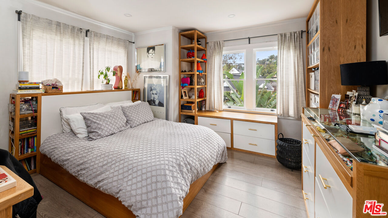 1722 Nichols Canyon Rd