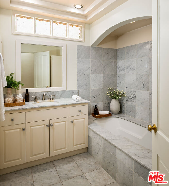 12166 Laurel Terrace Dr