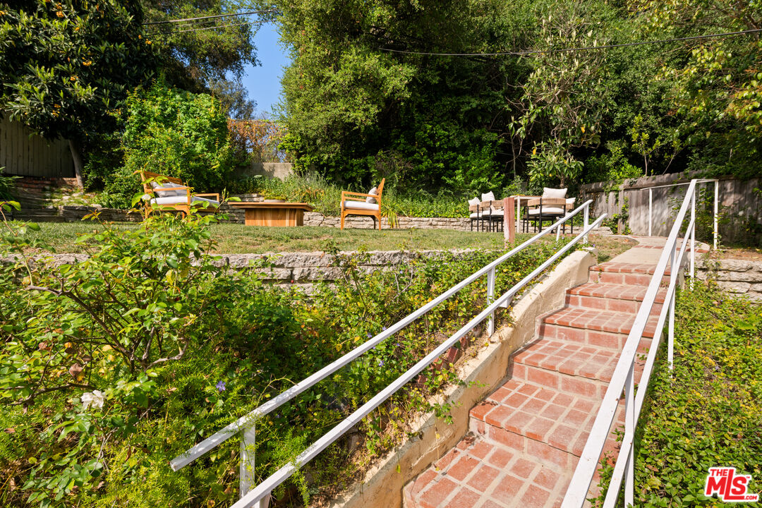 12166 Laurel Terrace Dr