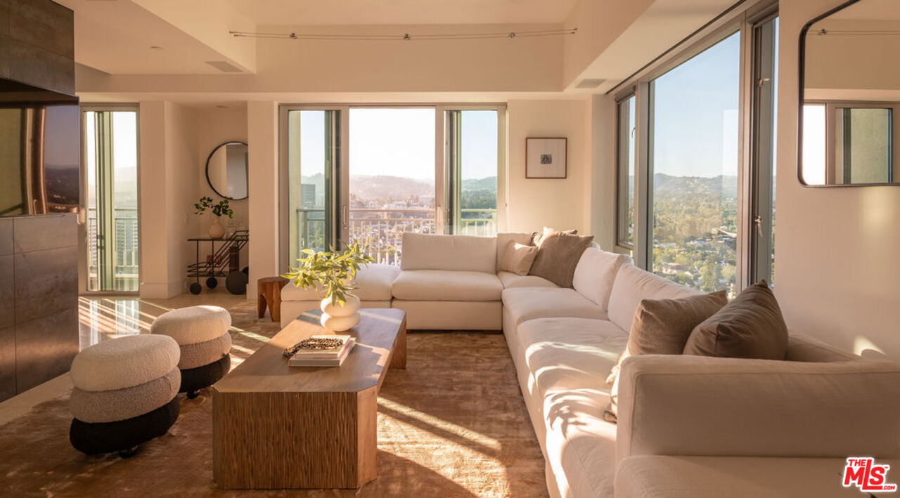 10727 Wilshire Blvd Unit: PH2