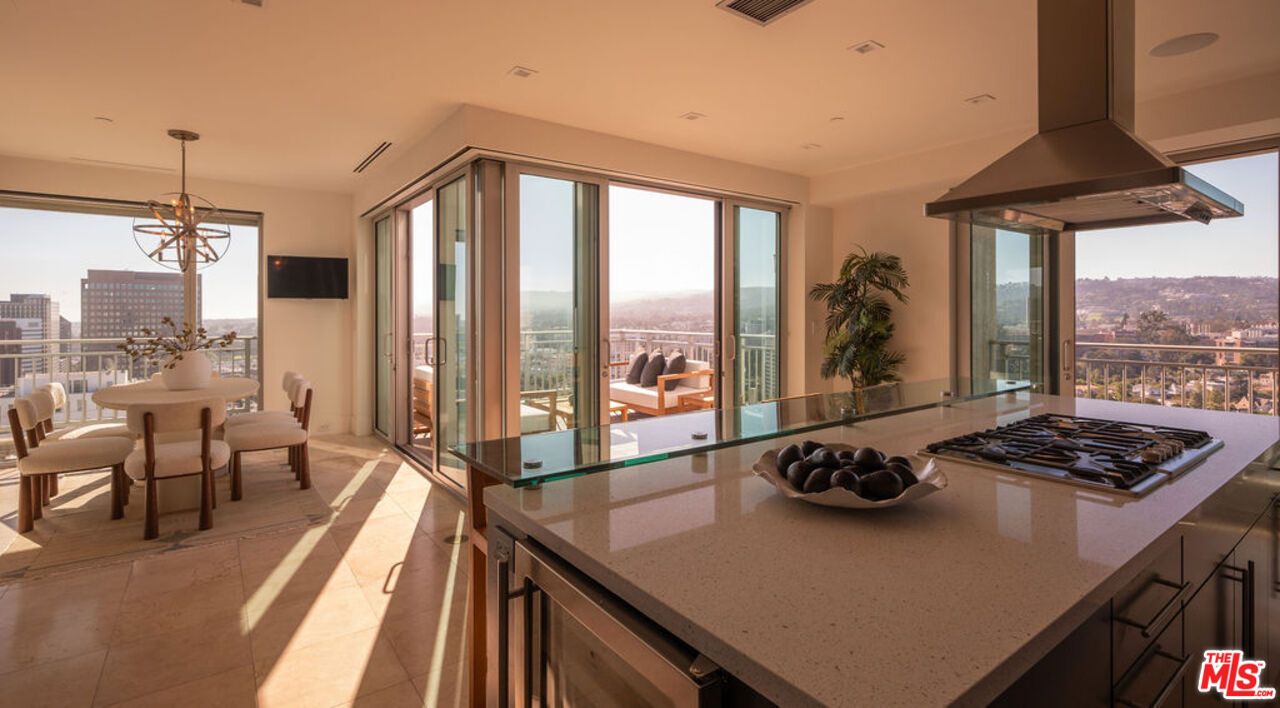 10727 Wilshire Blvd Unit: PH2