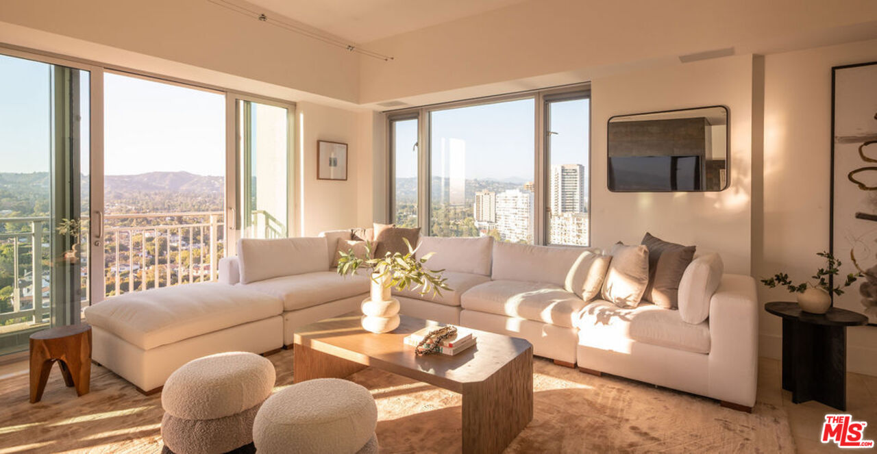 10727 Wilshire Blvd Unit: PH2