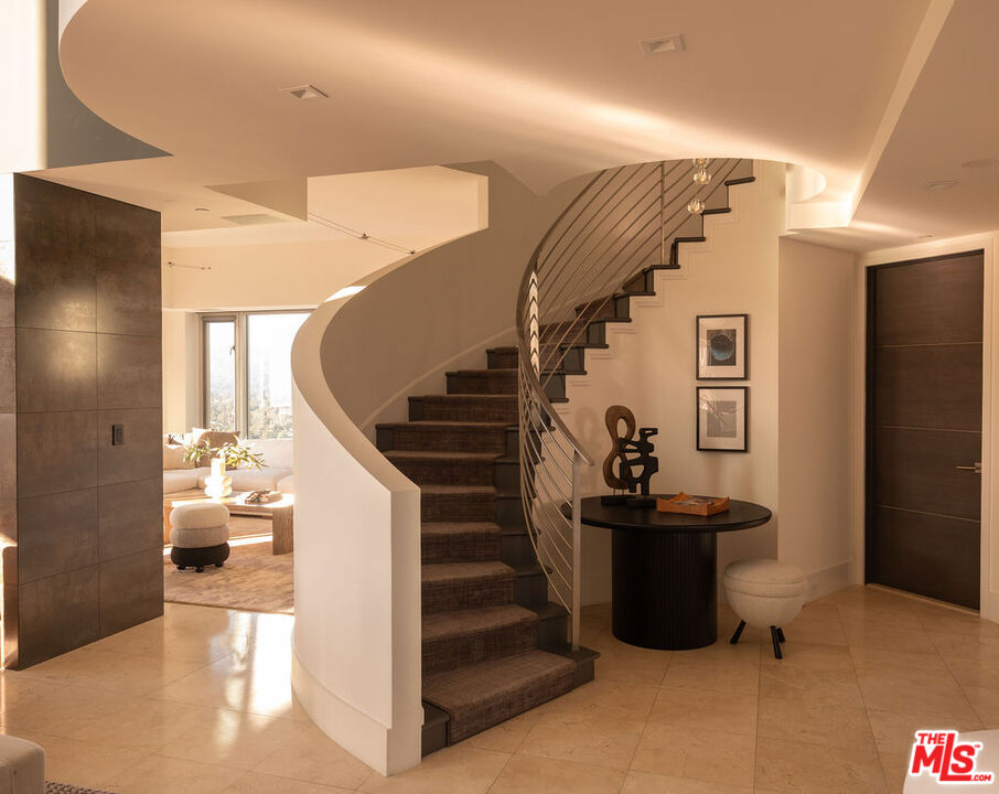 10727 Wilshire Blvd Unit: PH2