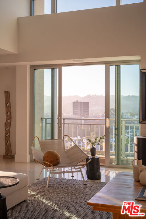 10727 Wilshire Blvd Unit: PH2