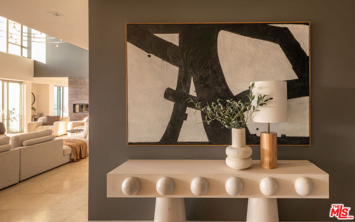 10727 Wilshire Blvd Unit: PH2